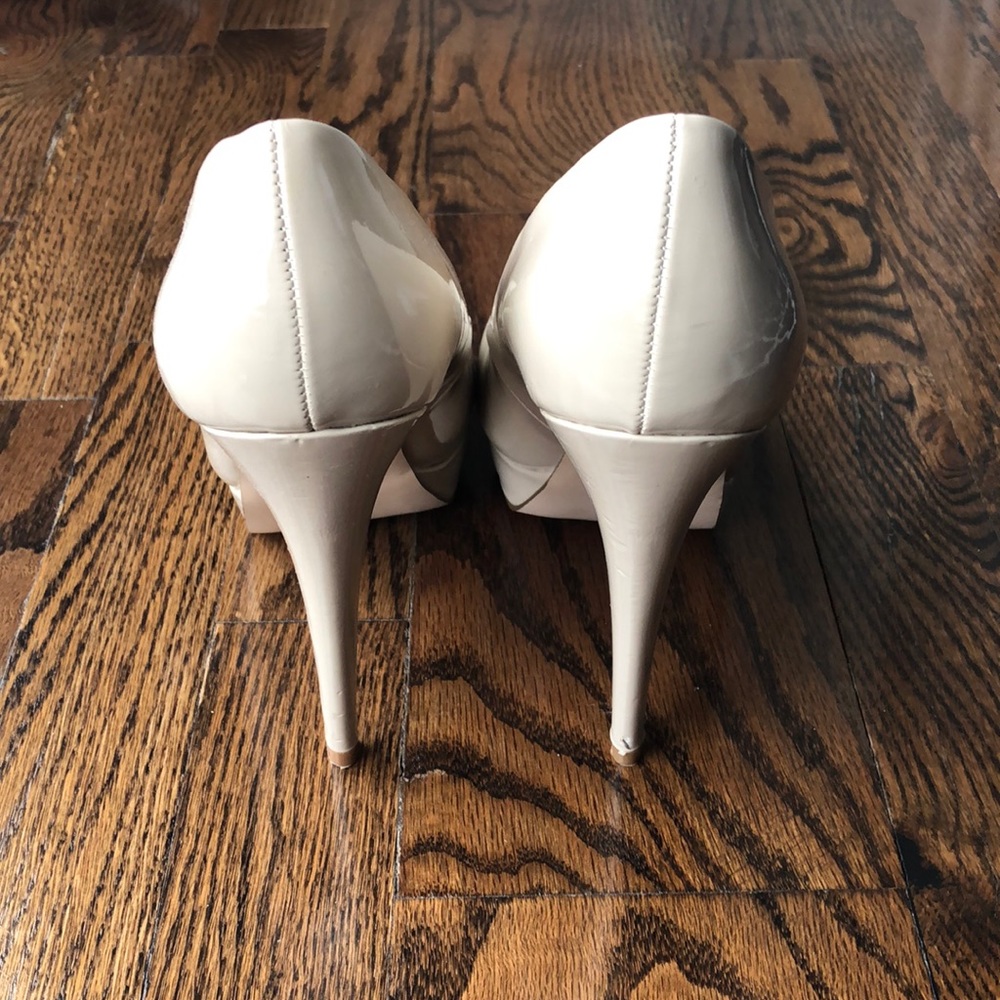 G By Guess Beige Pumps - Picture 2 of 4